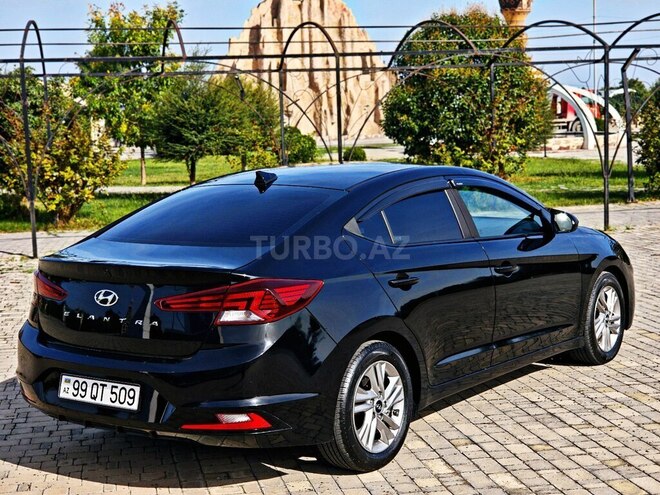 Hyundai Elantra 2018, 100,000 km - 2.0 l - Xaçmaz