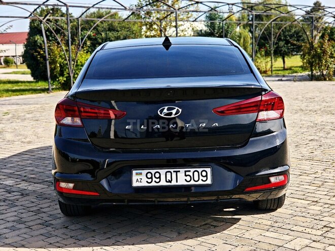 Hyundai Elantra 2018, 100,000 km - 2.0 l - Xaçmaz