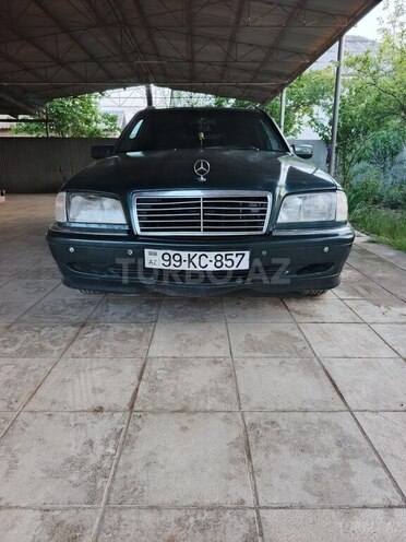 Mercedes C 220 2000, 298,885 km - 2.2 l - Salyan