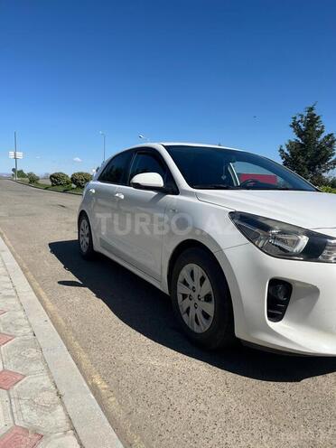 Kia Rio 2017, 212,000 km - 1.3 л - Qazax