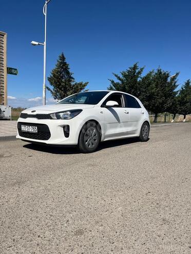 Kia Rio 2017, 212,000 km - 1.3 л - Qazax