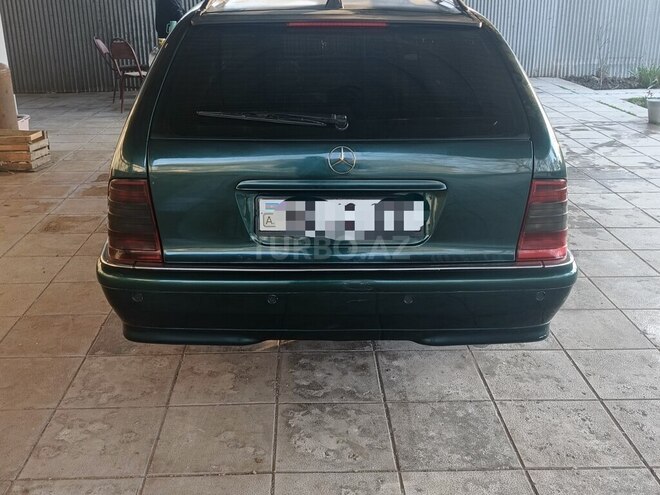 Mercedes C 220 2000, 298,885 km - 2.2 l - Salyan