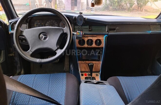 Mercedes 190 1991, 443,571 km - 2.0 l - İmişli
