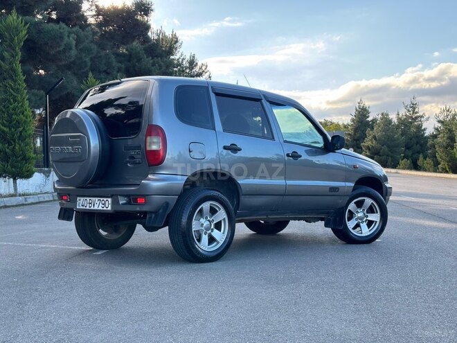 Chevrolet Niva 2007, 382,245 km - 1.7 l - Quba