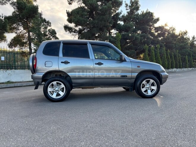 Chevrolet Niva 2007, 382,245 km - 1.7 l - Quba