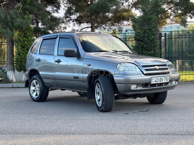 Chevrolet Niva 2007, 382,245 km - 1.7 l - Quba
