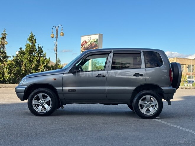 Chevrolet Niva 2007, 382,245 km - 1.7 l - Quba