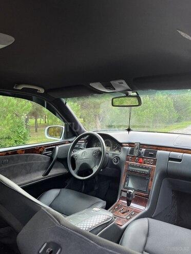 Mercedes E 220 2001, 566,077 km - 2.2 л - Bakı