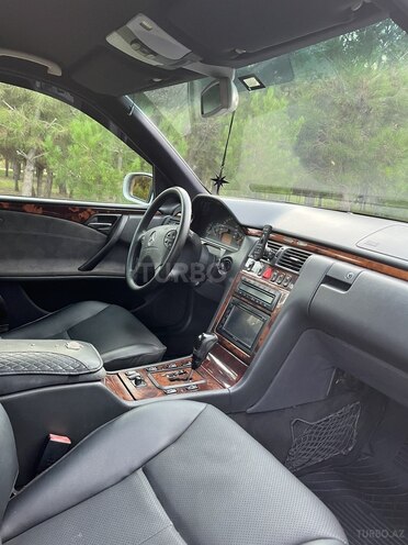 Mercedes E 220 2001, 566,077 km - 2.2 л - Bakı