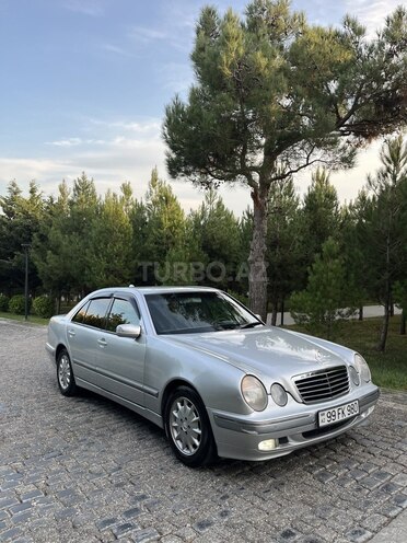 Mercedes E 220 2001, 566,077 km - 2.2 л - Bakı