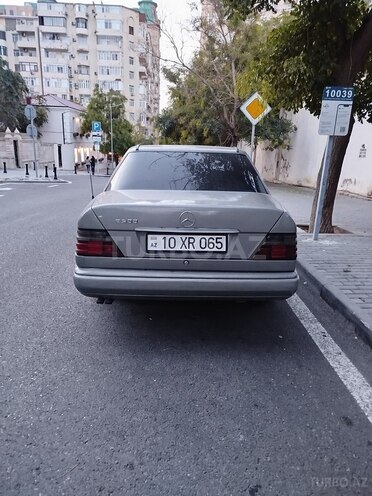 Mercedes 300 D 1987, 423,800 km - 3.0 l - Bakı