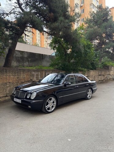 Mercedes E 230 1997, 167,000 km - 2.3 л - Bakı