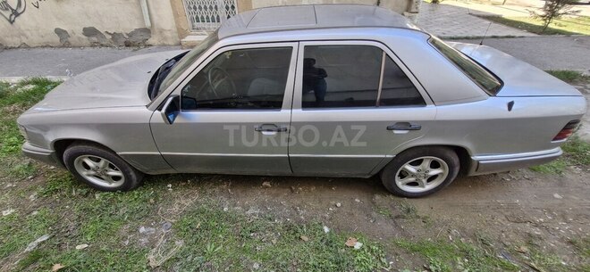 Mercedes E 220 1995, 750,700 km - 2.2 л - Bakı