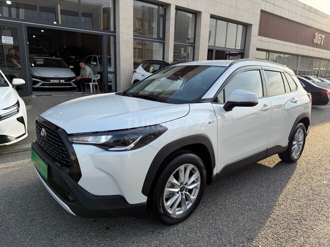 Toyota Corolla Cross 2025, 9,800 km - 2.0 л - Bakı