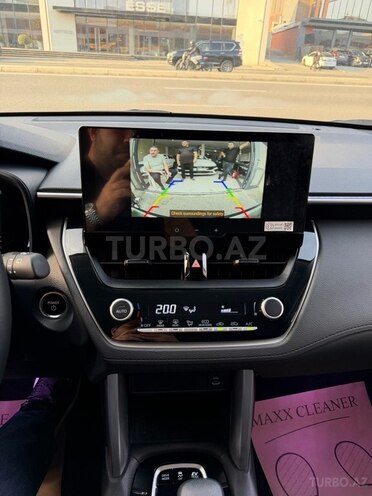 Toyota Corolla Cross 2025, 9,800 km - 2.0 л - Bakı