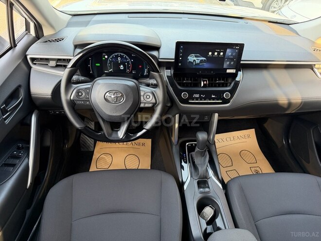 Toyota Corolla Cross 2025, 9,800 km - 2.0 л - Bakı