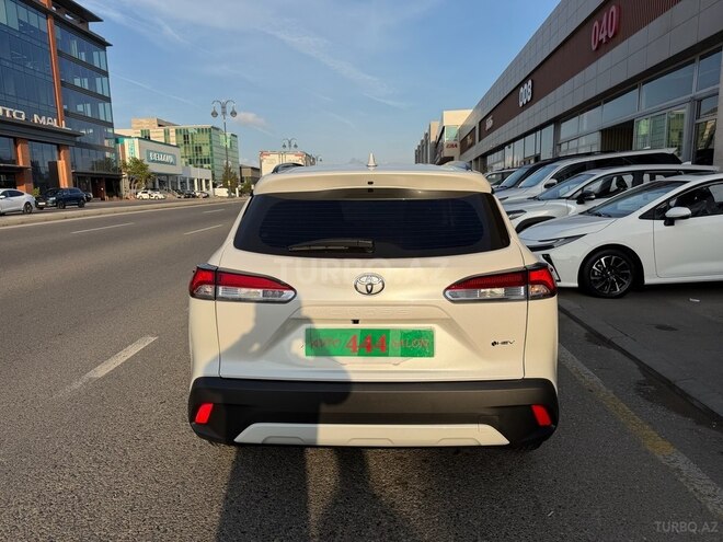 Toyota Corolla Cross 2025, 9,800 km - 2.0 л - Bakı