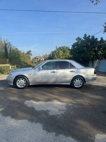 Mercedes C 230 1997, 282,000 km - 2.3 л - Ucar