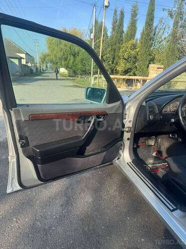 Mercedes C 230 1997, 282,000 km - 2.3 л - Ucar