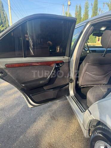 Mercedes C 230 1997, 282,000 km - 2.3 л - Ucar