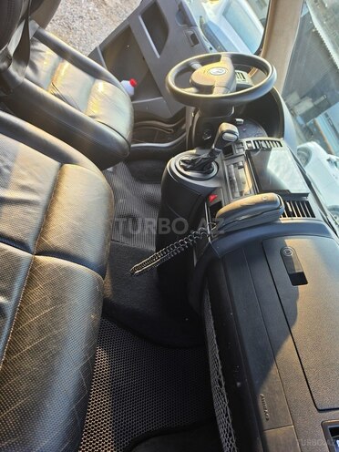 Volkswagen Caravelle 2007, 162,000 km - 3.2 l - Bakı