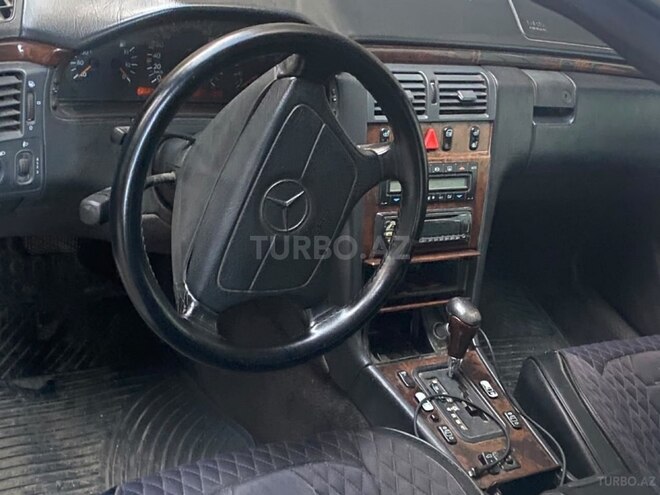 Mercedes E 280 1998, 420,000 km - 2.8 l - Bakı
