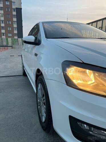 Volkswagen Polo 2019, 214,600 km - 1.6 l - Bakı