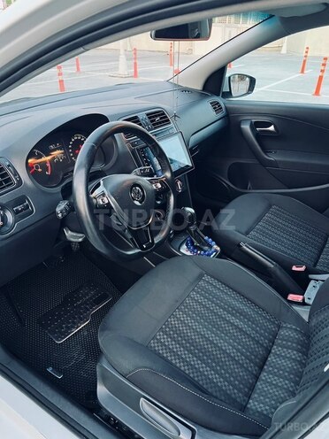 Volkswagen Polo 2019, 214,600 km - 1.6 l - Bakı