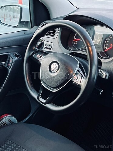 Volkswagen Polo 2019, 214,600 km - 1.6 l - Bakı
