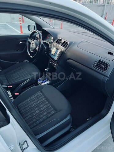 Volkswagen Polo 2019, 214,600 km - 1.6 l - Bakı