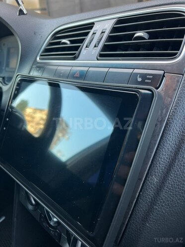 Volkswagen Polo 2019, 214,600 km - 1.6 l - Bakı