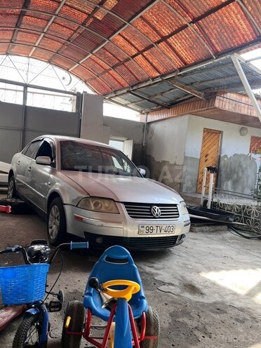Volkswagen Passat 2001, 256,000 km - 1.8 l - Gəncə