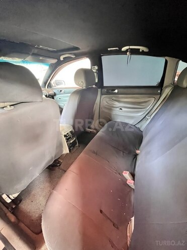 Volkswagen Passat 2001, 256,000 km - 1.8 l - Gəncə