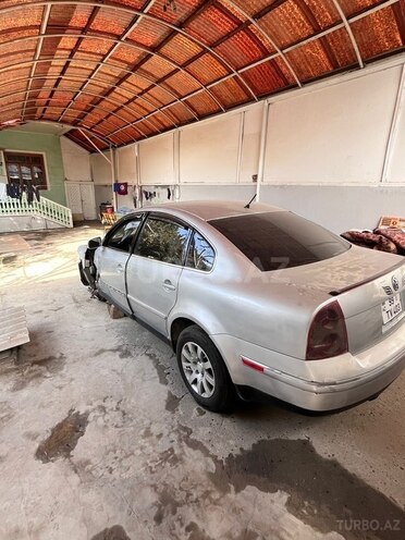 Volkswagen Passat 2001, 256,000 km - 1.8 l - Gəncə