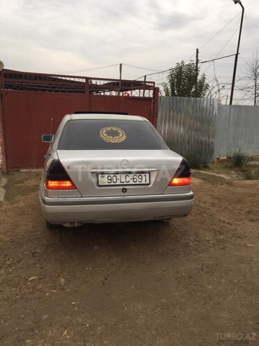 Mercedes C 220 1994, 372,910 km - 2.2 l - Saatlı