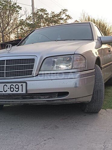 Mercedes C 220 1994, 372,910 km - 2.2 l - Saatlı