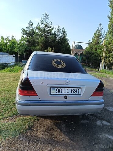 Mercedes C 220 1994, 372,910 km - 2.2 l - Saatlı