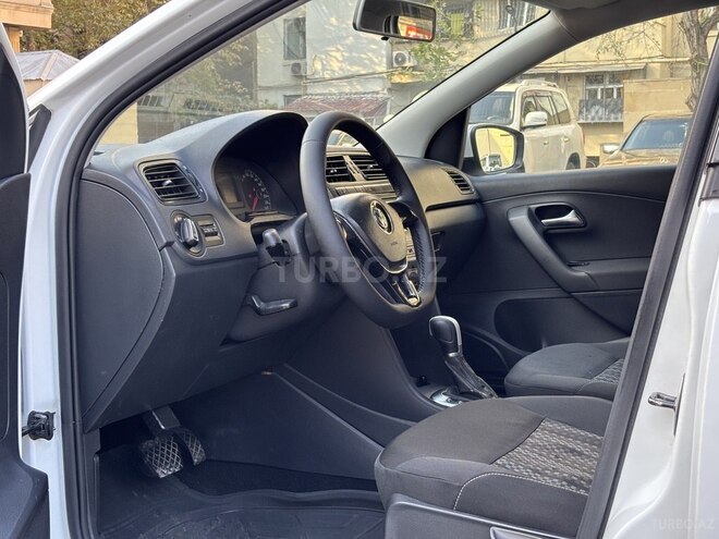 Volkswagen Polo 2018, 160,000 km - 1.6 l - Bakı