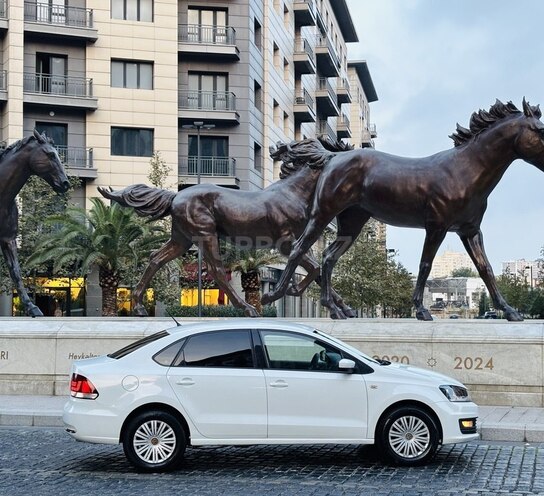 Volkswagen Polo 2018, 160,000 km - 1.6 l - Bakı