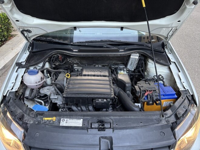 Volkswagen Polo 2018, 160,000 km - 1.6 l - Bakı