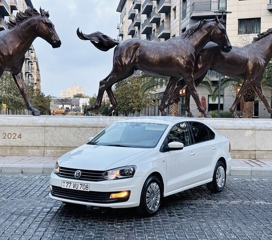 Volkswagen Polo 2018, 160,000 km - 1.6 l - Bakı