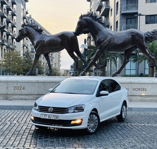 Volkswagen Polo 2018, 160,000 km - 1.6 l - Bakı
