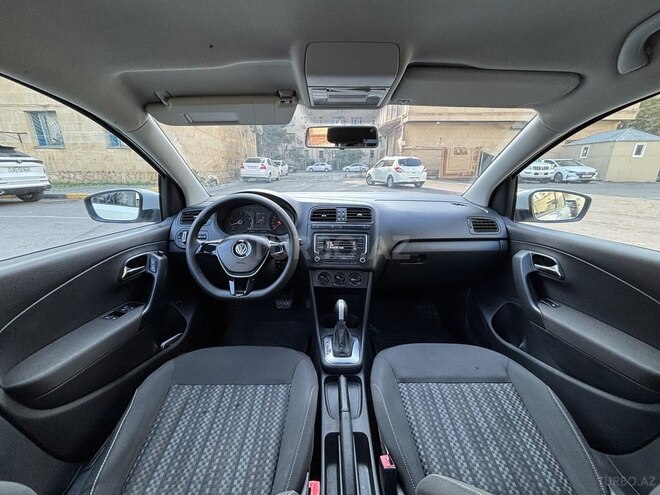 Volkswagen Polo 2018, 160,000 km - 1.6 l - Bakı
