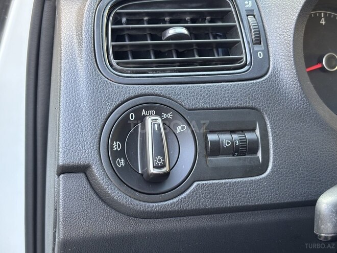 Volkswagen Polo 2018, 160,000 km - 1.6 l - Bakı