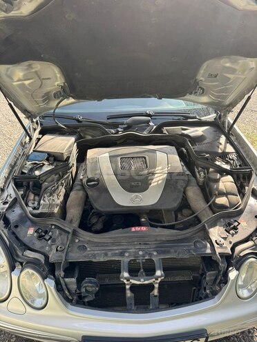 Mercedes E 280 2005, 314,000 km - 3.0 л - Saatlı