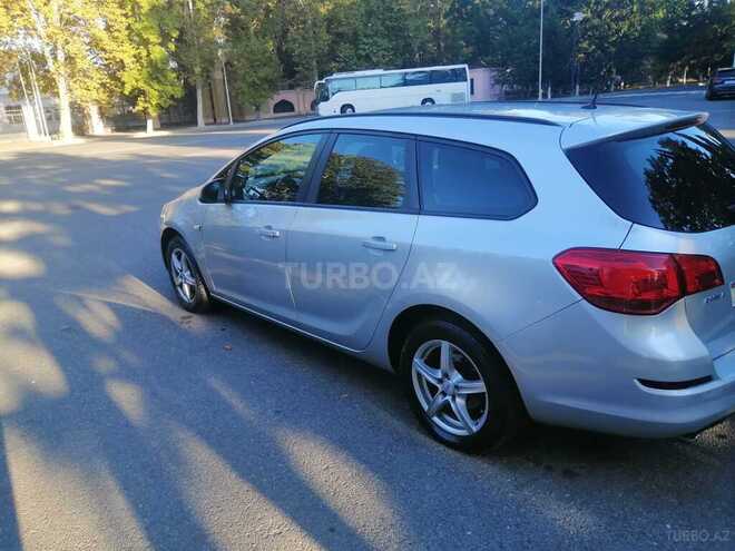 Opel Astra 2011, 299,000 km - 1.4 l - Mingəçevir