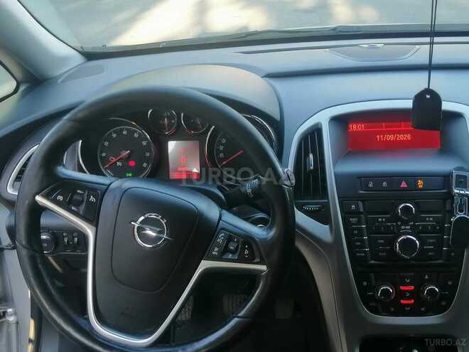 Opel Astra 2011, 299,000 km - 1.4 l - Mingəçevir