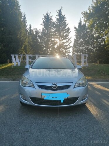 Opel Astra 2011, 299,000 km - 1.4 l - Mingəçevir