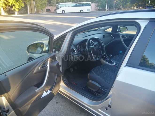 Opel Astra 2011, 299,000 km - 1.4 l - Mingəçevir