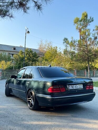 Mercedes E 240 2000, 390,000 km - 2.4 l - Kürdəmir